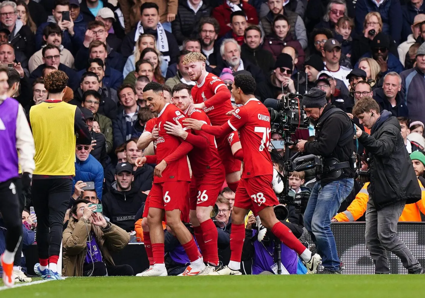 Liverpool s’en sort à Fulham et revient à hauteur d’Arsenal