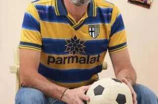 Parme réédite ses maillots Parmalat mythiques des années 80/90