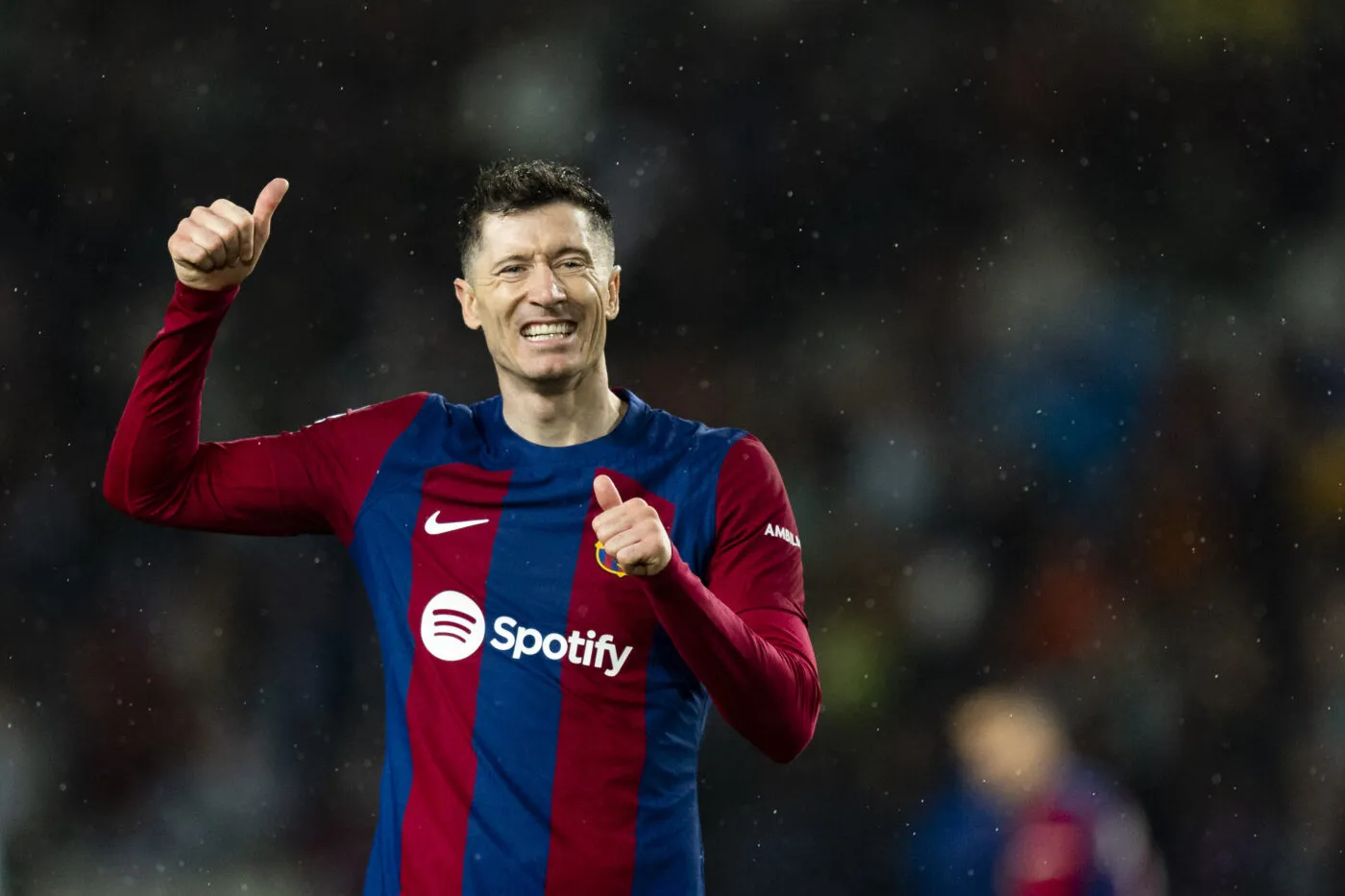 Un triplé de Robert Lewandowski permet au Barça de renverser Valence