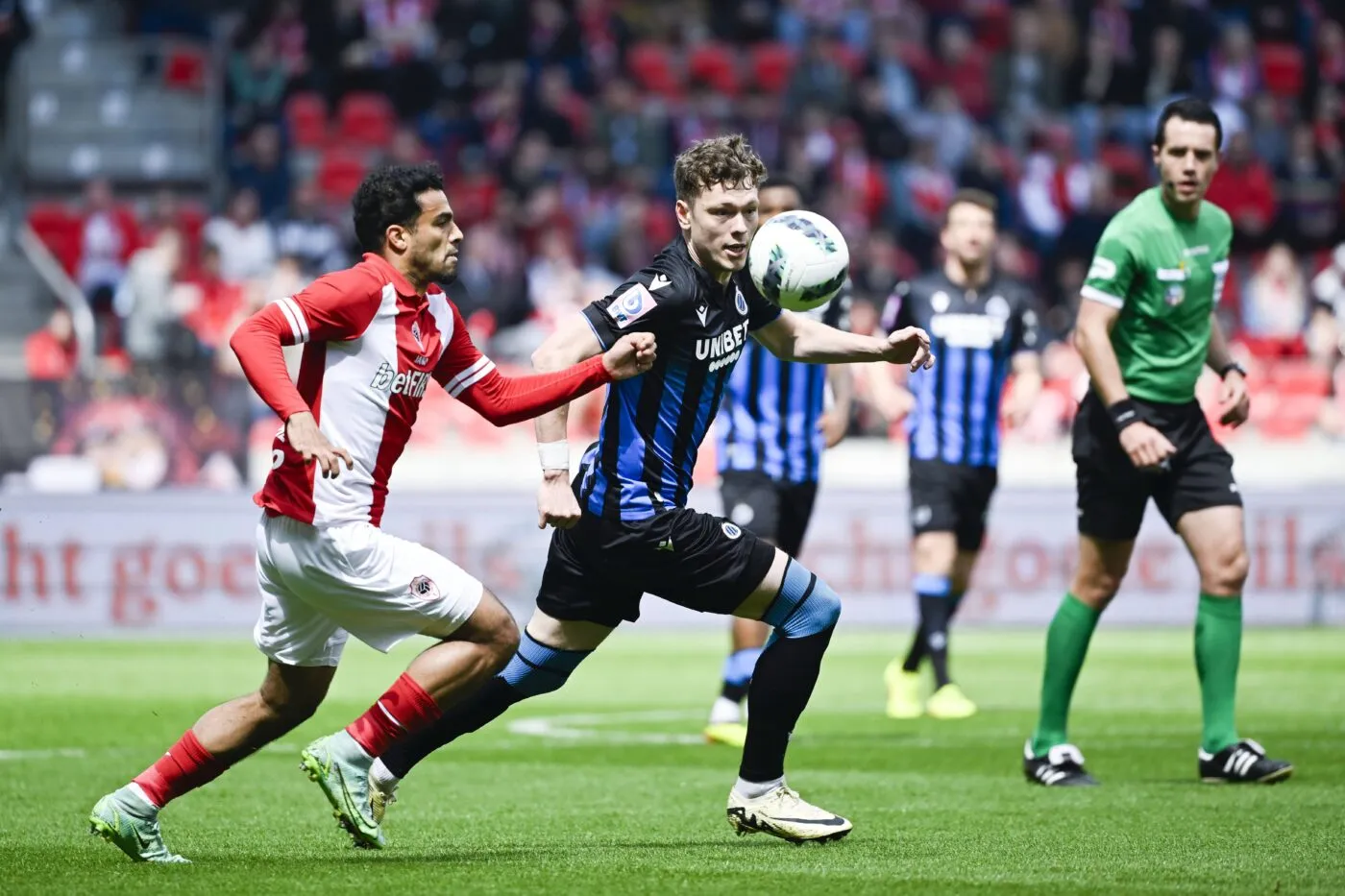 Antwerp's Owen Wijndal and Club's Andreas Skov Olsen pictured in action during a soccer match between Royal Antwerp FC and Club Brugge KV, Sunday 05 May 2024 in Antwerp, on day 7 (out of 10) of the Champions' Play-offs of the 2023-2024 'Jupiler Pro League' first division of the Belgian championship. BELGA PHOTO TOM GOYVAERTS Photo by Icon sport   - Photo by Icon Sport