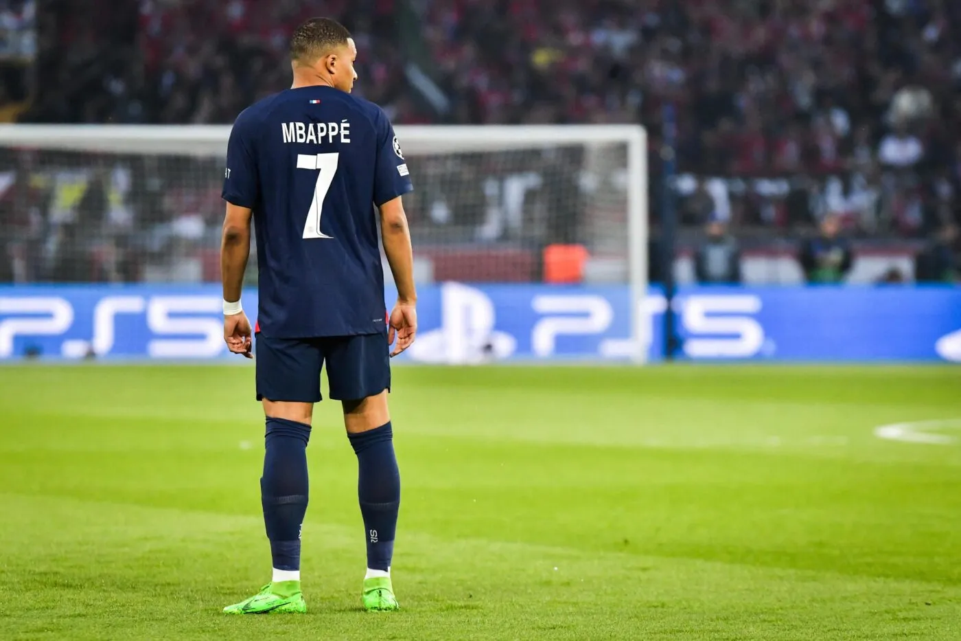 Mbappé : l’au revoir d’un champion et la place des émotions