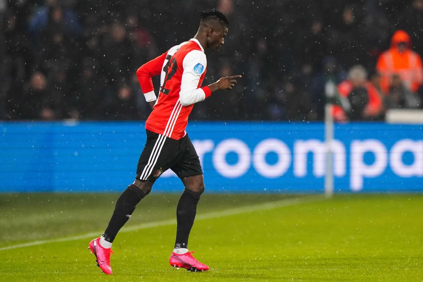 L’ancien Lillois Edgar Ié soupçonné d’avoir fait jouer son jumeau à sa place en Roumanie