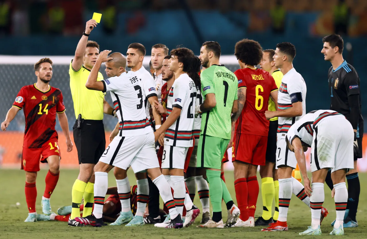 Euro 2024 : des arbitres enfin libres ?
