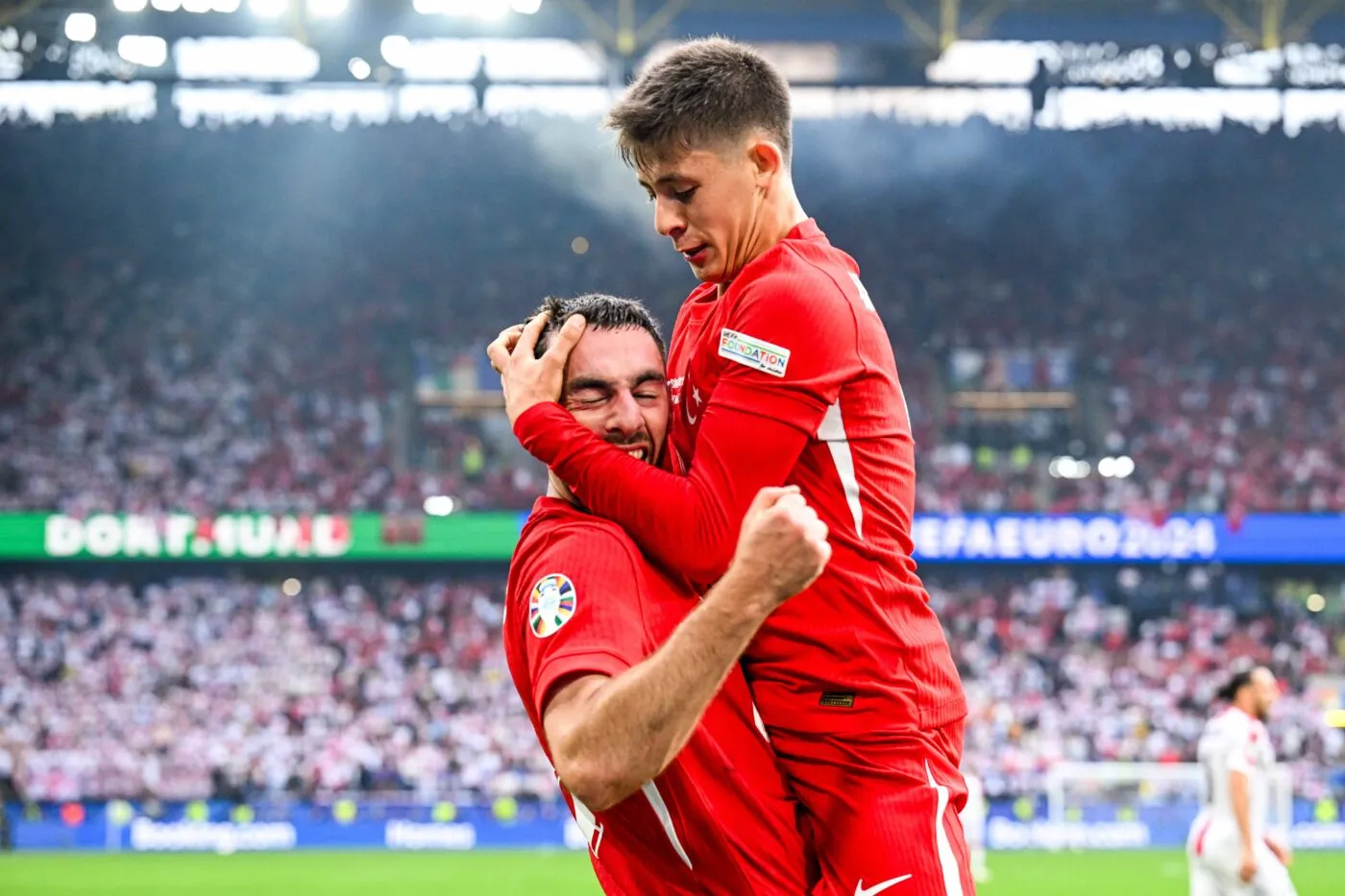 Vidéo : la Turquie plante un second but de fou furieux via Arda Güler