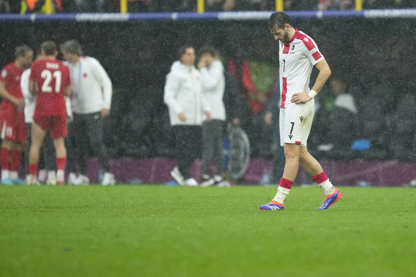 Le récap du jour : tresses, coiffeurs et crêpage de chignons