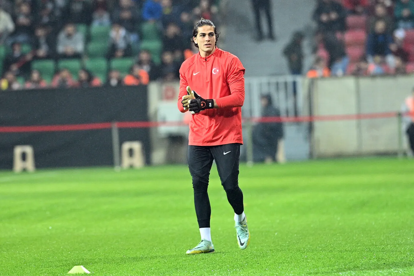 Doğan Alemdar victime d’une rupture des ligaments croisés