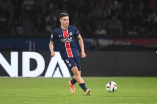Le PSG rejette une offre de Manchester United pour un de ses milieux