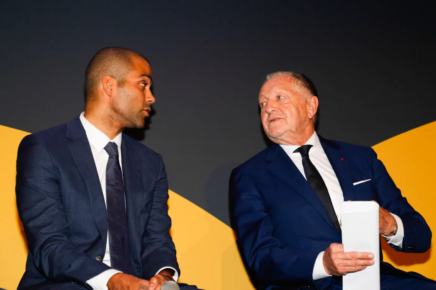Tony Parker lâche l’OL, mais veut rester dans le foot