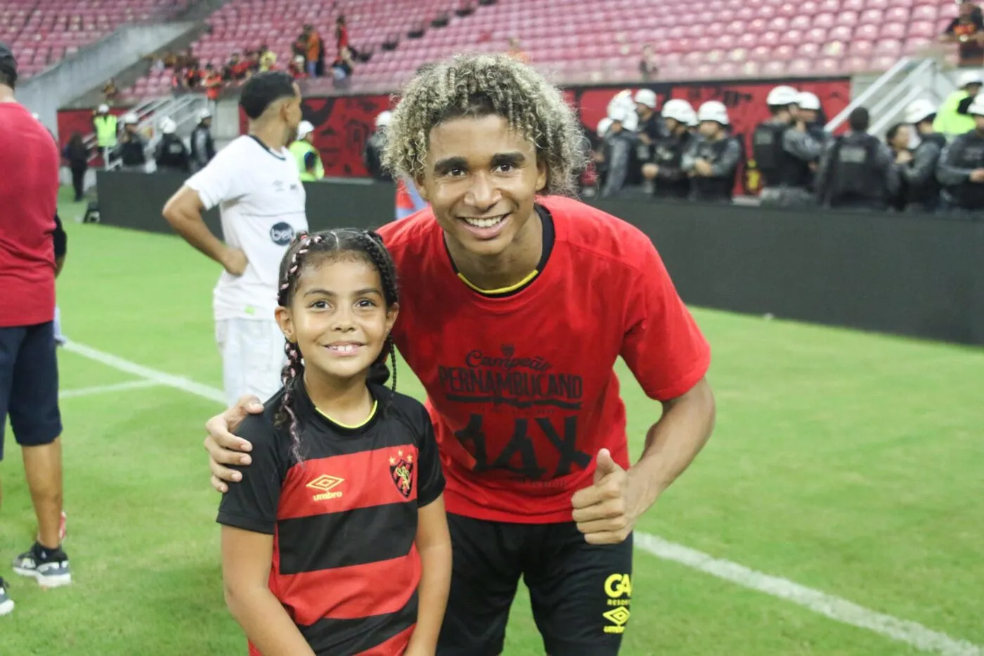 POV : tu signes un nouveau joueur à Wolverhampton