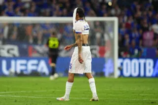 En fait, la France aurait dû continuer de jouer à rien