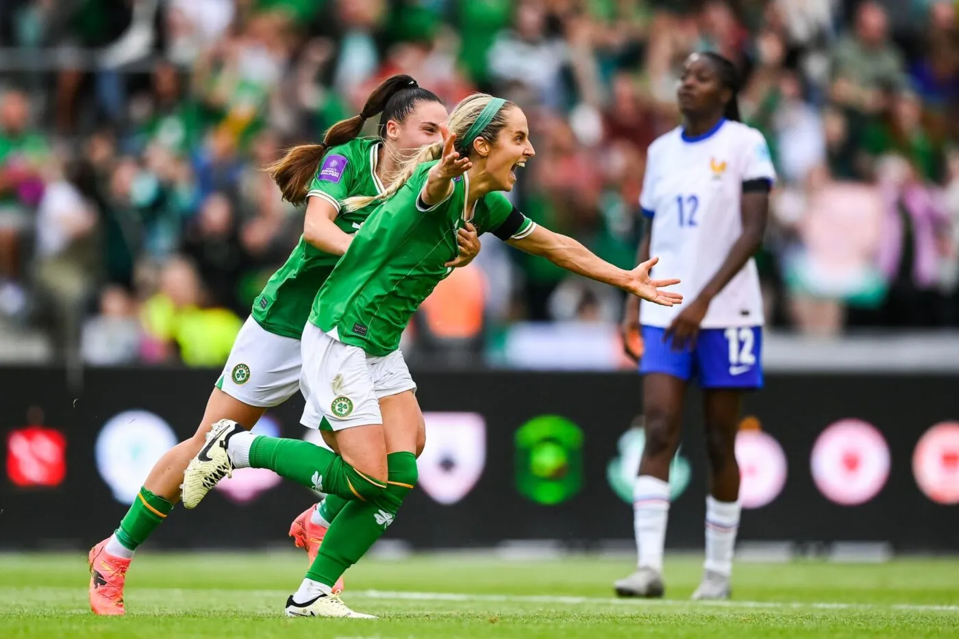 Les coiffeuses françaises offrent à l’Irlande sa première victoire des qualifications à l’Euro 2025
