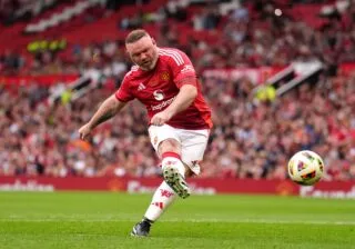 Wayne Rooney revient sur les menaces lors de son transfert d'Everton à Manchester United