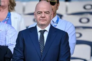 Favorable à la levée des sanctions contre la Russie, Infantino incendié par un ministre ukrainien