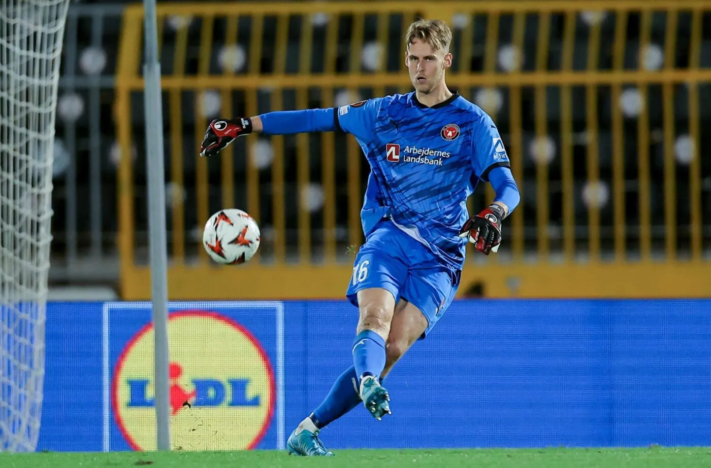 L’incroyable but casquette encaissé par Midtjylland en Ligue Europa