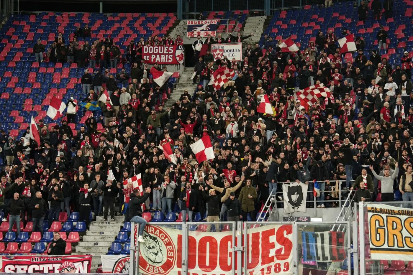 Des supporters lillois racontent l’attaque à Bologne : «<span style="font-size:50%">&nbsp;</span>Il aurait pu y avoir des morts<span style="font-size:50%">&nbsp;</span>»