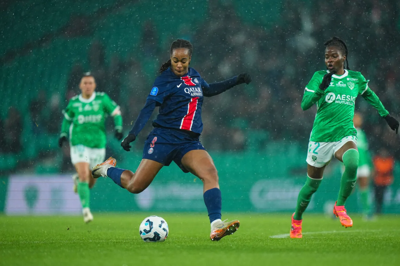 Le PSG (F) retrouve le succès à Geoffroy-Guichard