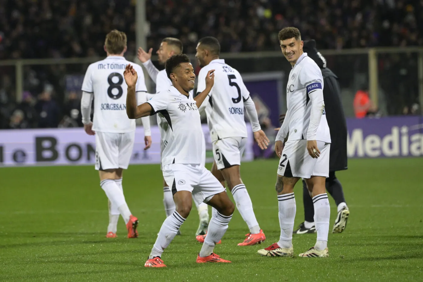 Naples reprend la première place de Serie A