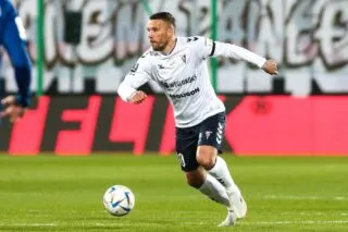 Le tacle horrible de Lukas Podolski lors d’un match de futsal