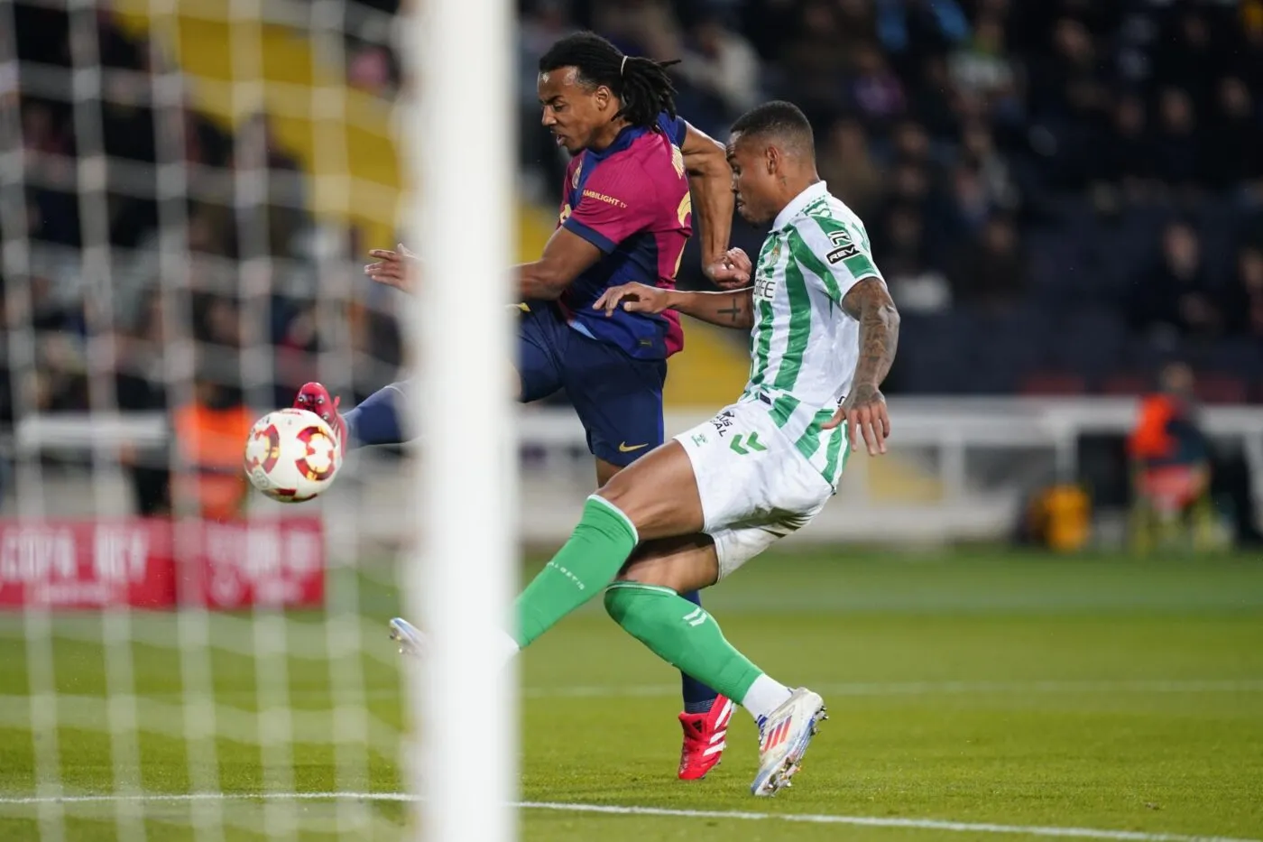 Privé d’un doublé face au Betis, Jules Koundé se moque de la VAR