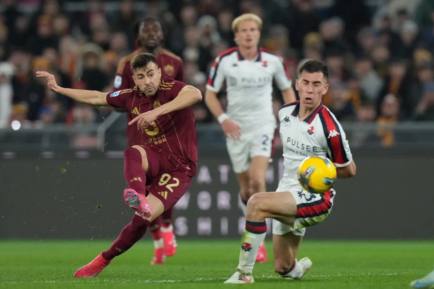 L’AS Roma prolonge son bel hiver devant le Genoa 
