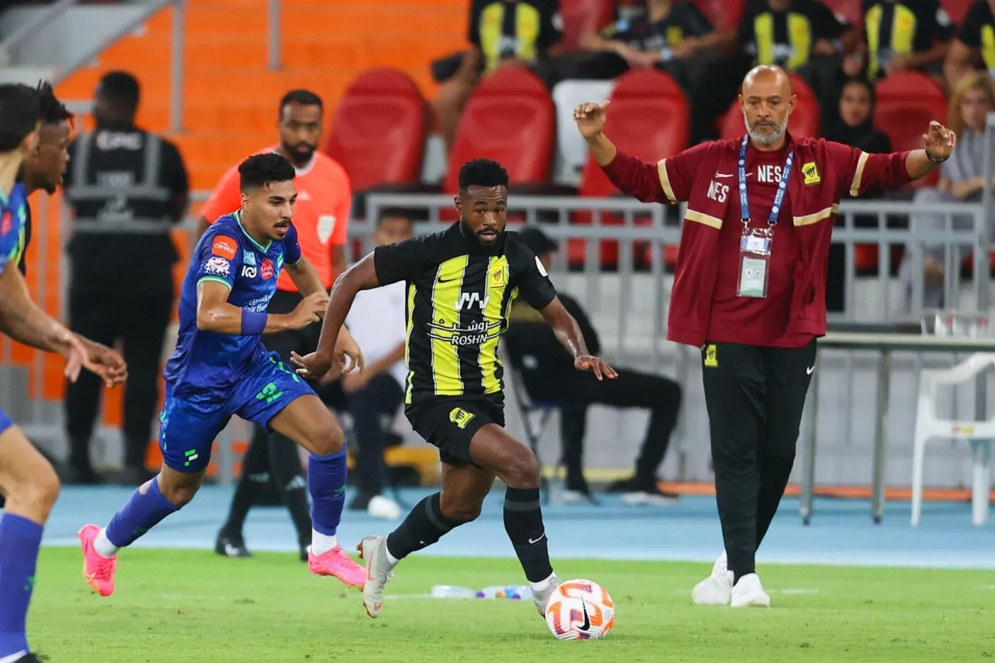Un joueur d’Al Ittihad fait son « gender reveal » dans le vestiaire