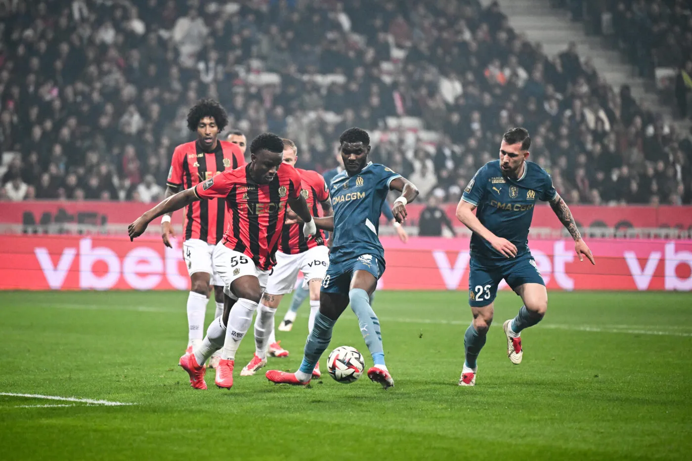 «<span style="font-size:50%">&nbsp;</span>Que la chasse aux rats commence<span style="font-size:50%">&nbsp;</span>» : la banderole de mauvais goût des ultras niçois