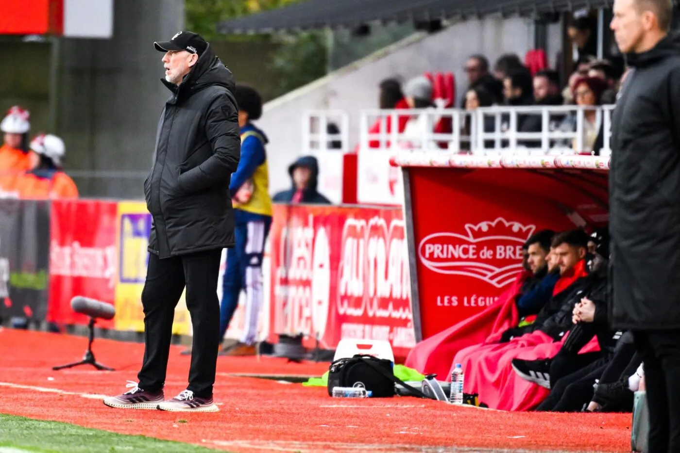 « C’est de l’incompétence, tout simplement », Éric Roy furieux contre l’arbitrage après Brest-PSG