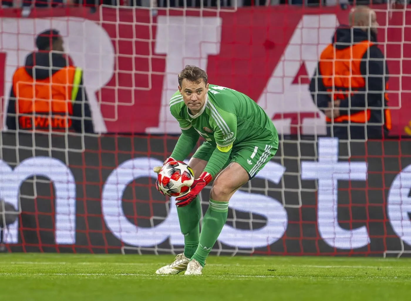 Neuer continue l’aventure avec le Bayern