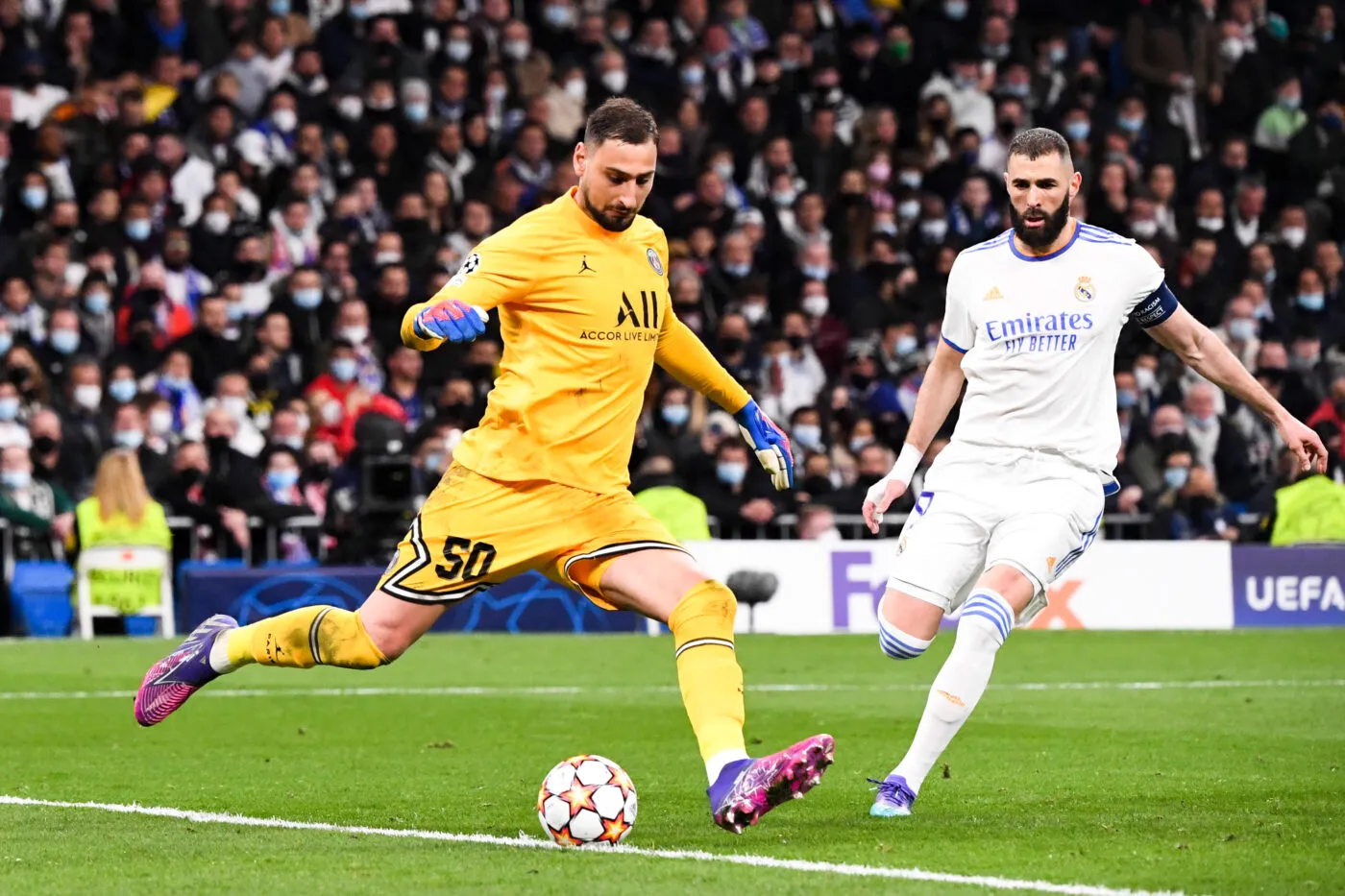 Donnarumma sur le but polémique de Benzema lors de la remontada du Real  : «<span style="font-size:50%">&nbsp;</span>J’aurais dû rester à terre<span style="font-size:50%">&nbsp;</span>»