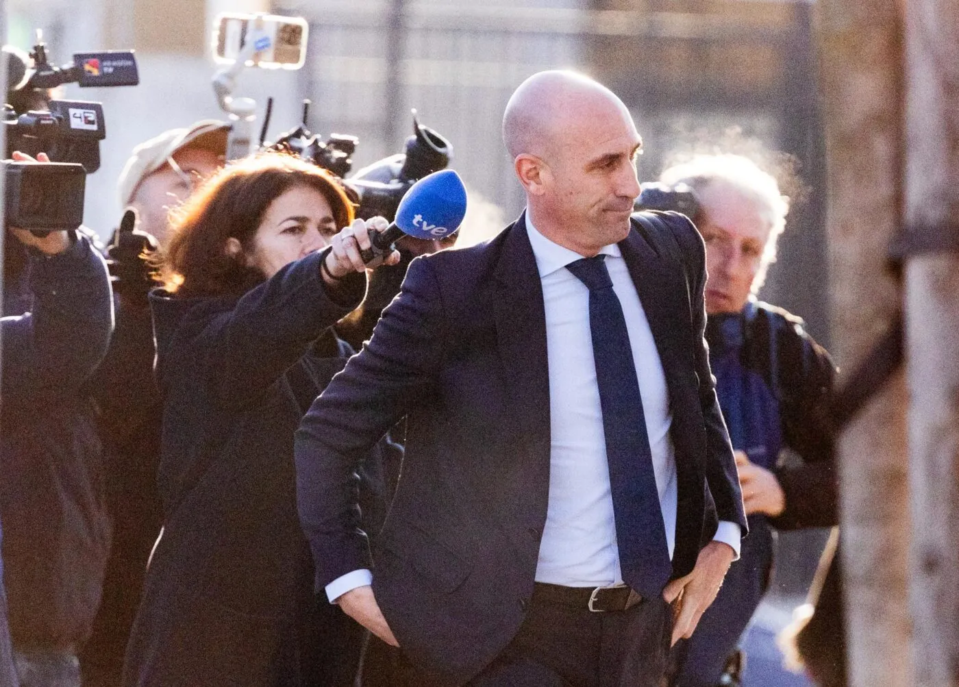 Luis Rubiales persiste que Jenni Hermoso lui a «<span style="font-size:50%">&nbsp;</span>donné son accord<span style="font-size:50%">&nbsp;</span>» pour un baiser