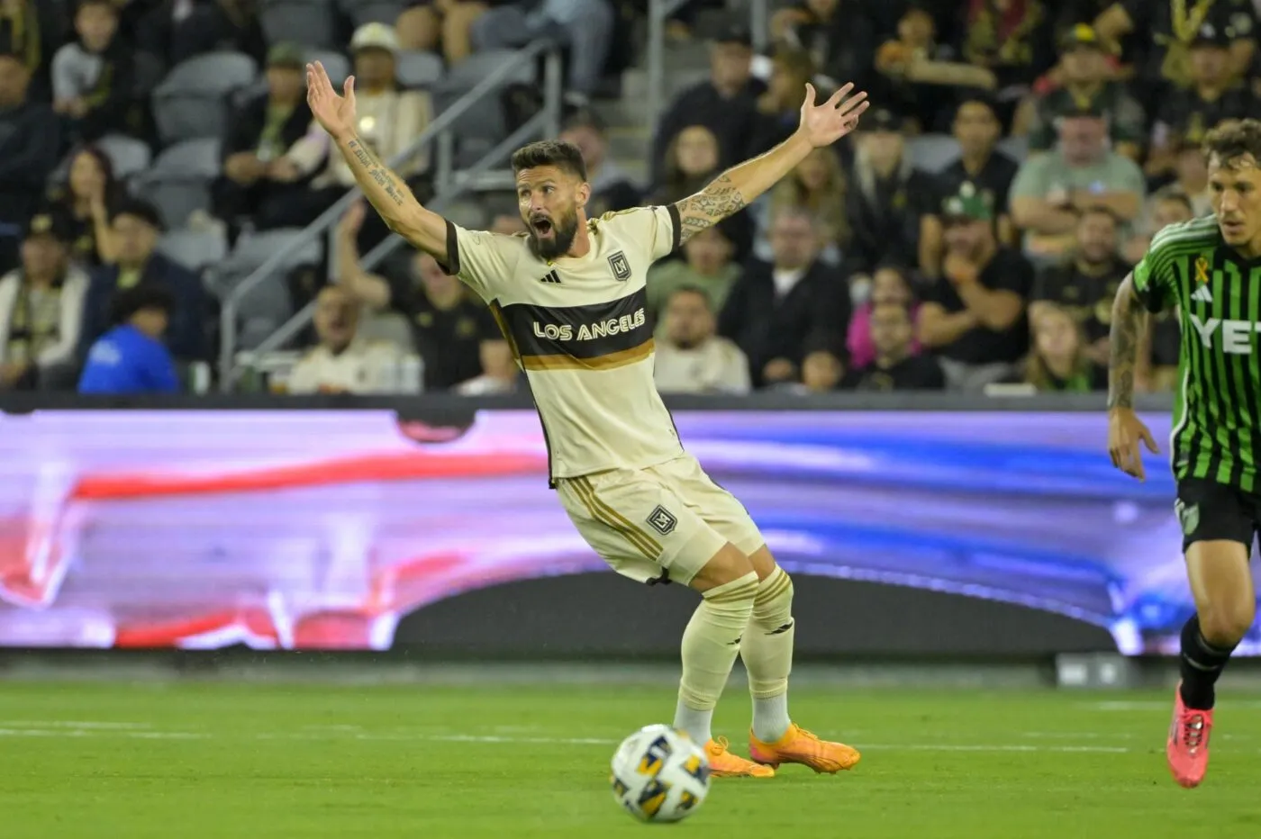 Olivier Giroud victime d’un cambriolage à Los Angeles