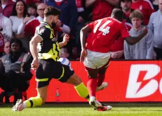 Manchester City tombe à Nottingham