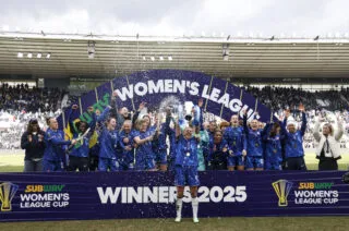 Sonia Bompastor remporte son premier trophée avec Chelsea