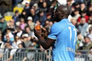 Naples ralentit dans la course au titre