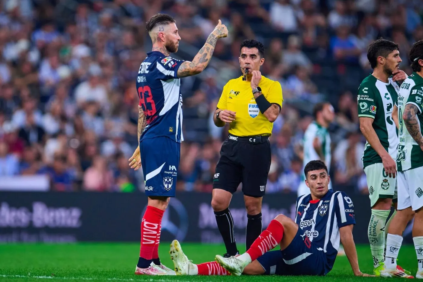 Un vilain geste et un premier carton rouge pour Sergio Ramos au Mexique