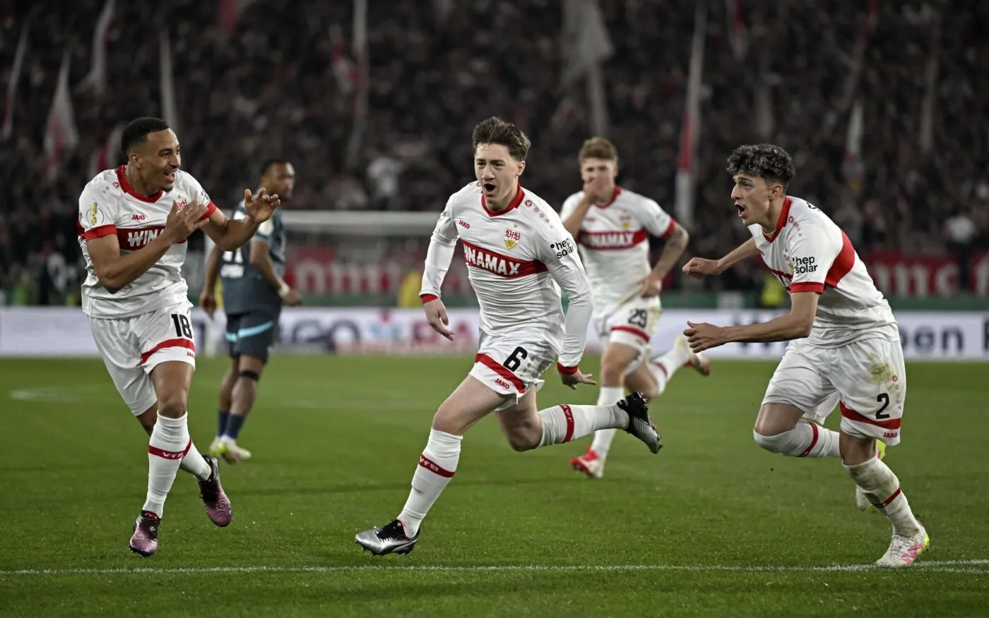 Stuttgart encorne Leipzig et rejoint Bielefeld en finale de Pokal