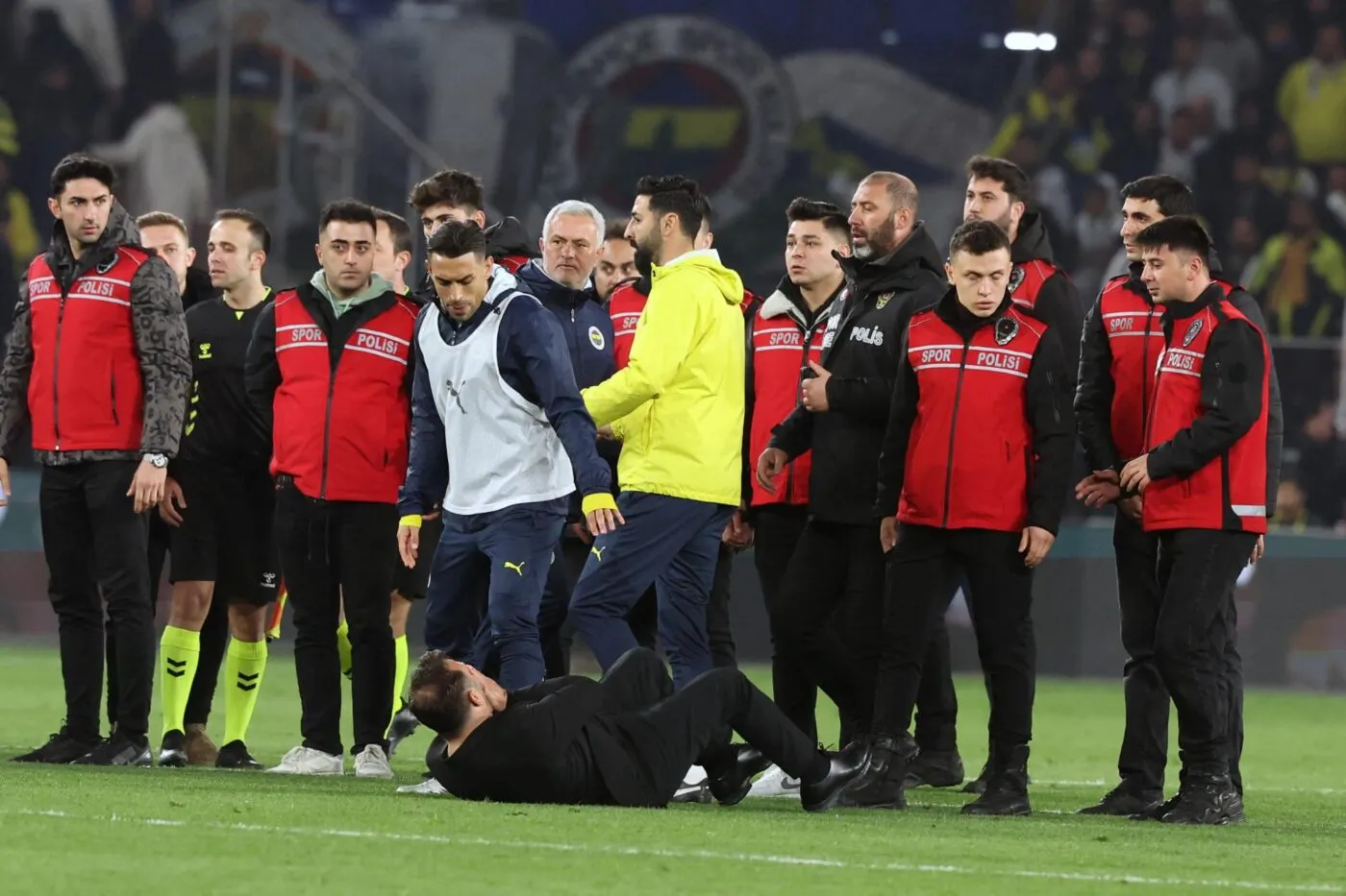 Peine clémente pour José Mourinho après son craquage