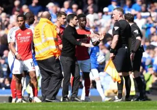 Mikel Arteta rage sur un penalty sifflé