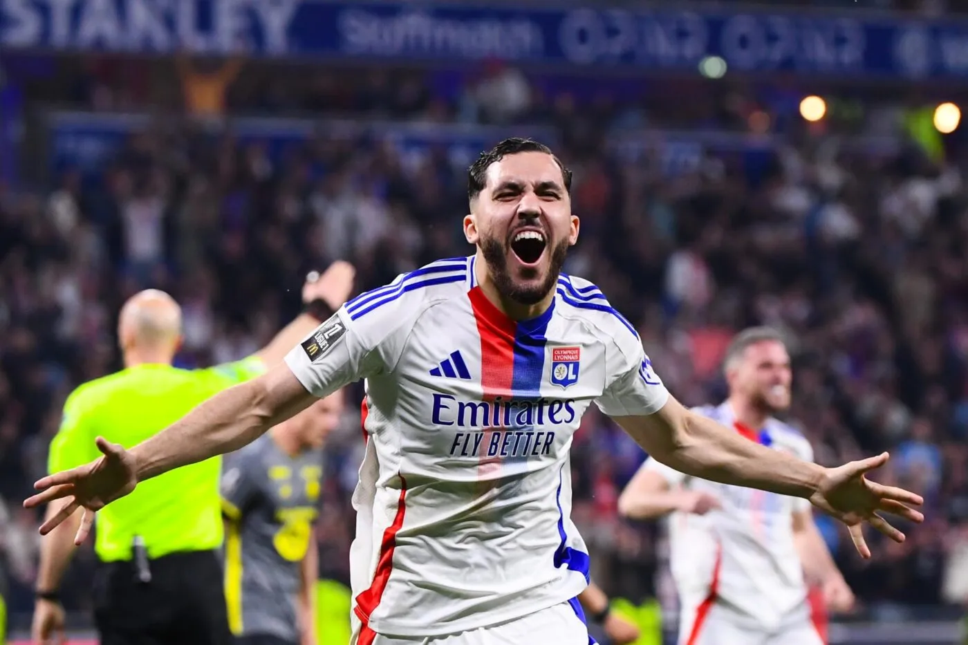 « Je suis né à Lyon et je mourrai lyonnais » : Cherki clame son amour pour l’OL