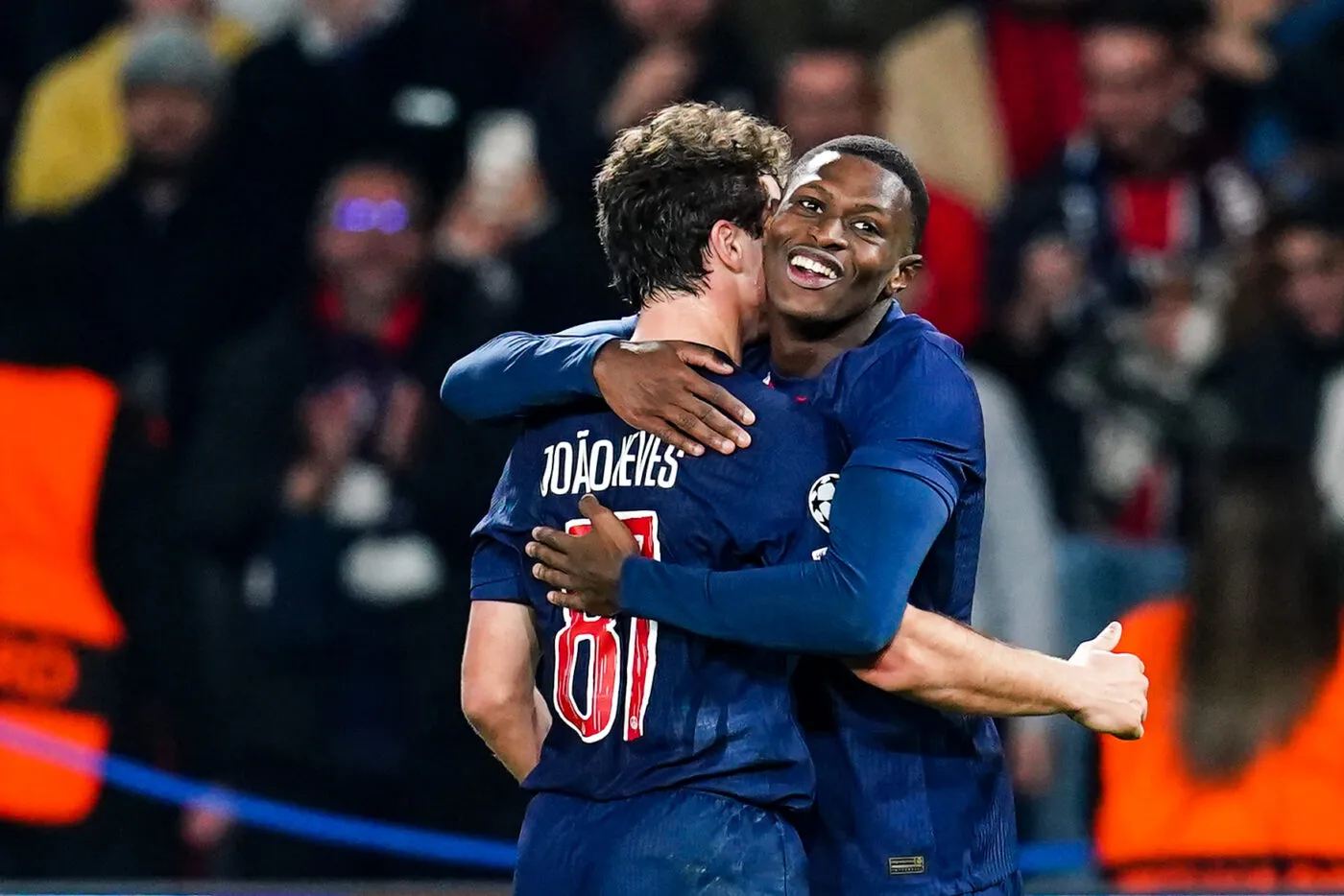 Le PSG domine Aston Villa et prend la main