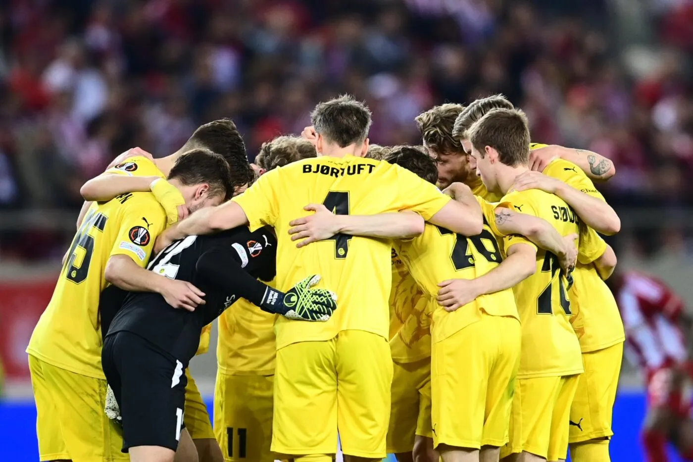 Le stade de Bodø/Glimt envahi par la neige à quelques heures du match contre la Lazio
