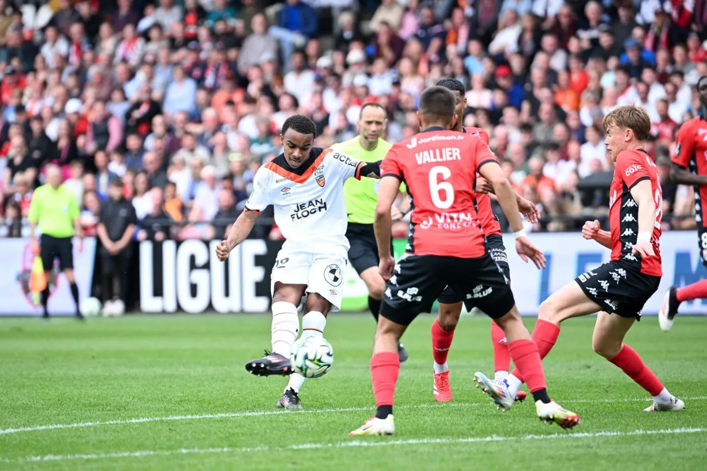 Lorient s’en sort difficilement à Guingamp