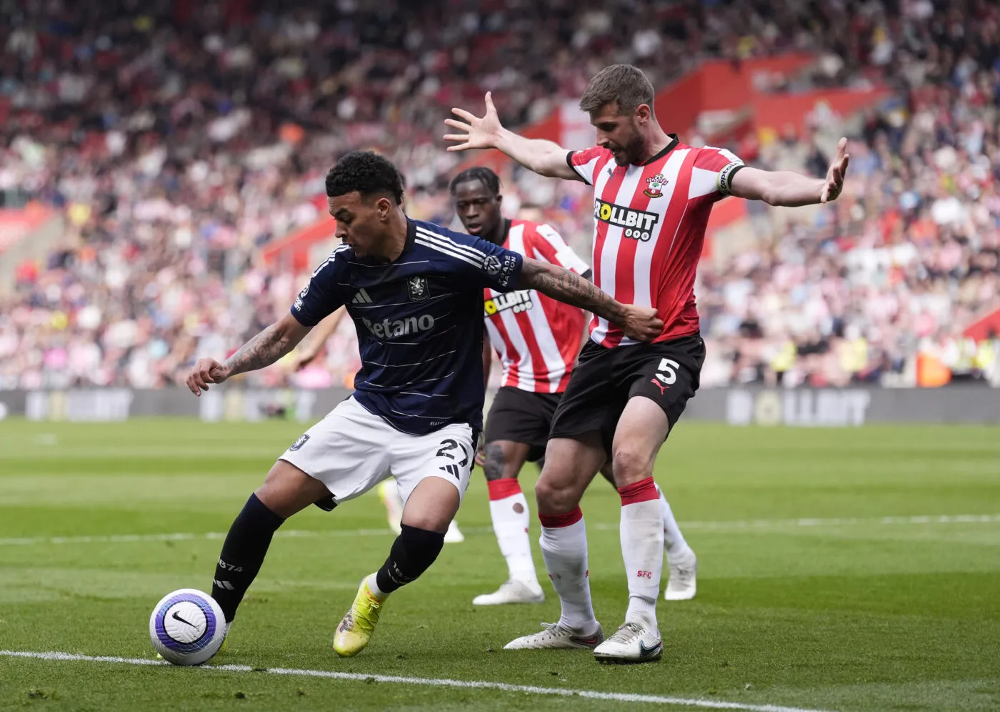 Aston Villa relève la tête avant de défier le PSG