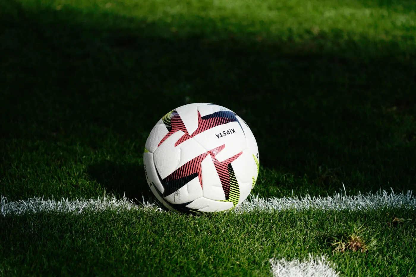 Au Pays de Galles, il offre le maintien à son équipe d’un retourné acrobatique