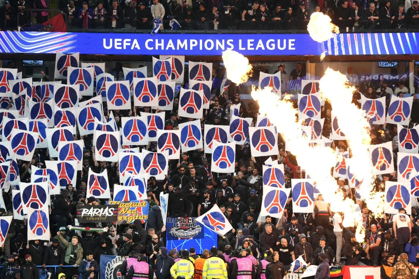 Quatre supporters parisiens, dont un enfant de 13 ans, expulsés de Villa Park pour avoir célébré