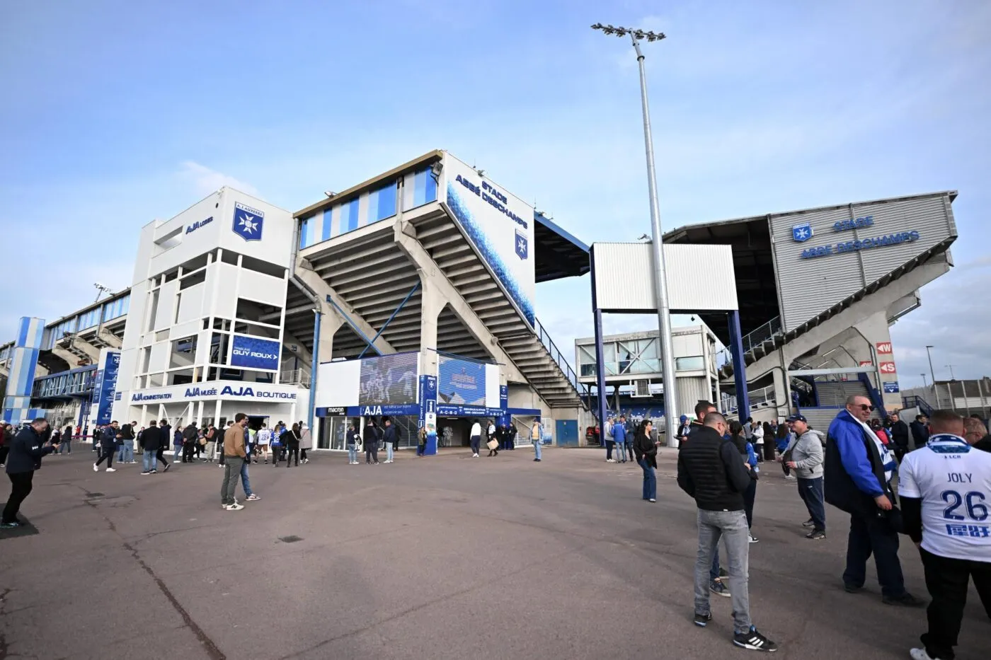 À la suite des fouilles agressives de supportrices, l’ANS envisage d’emmener l’État devant la justice