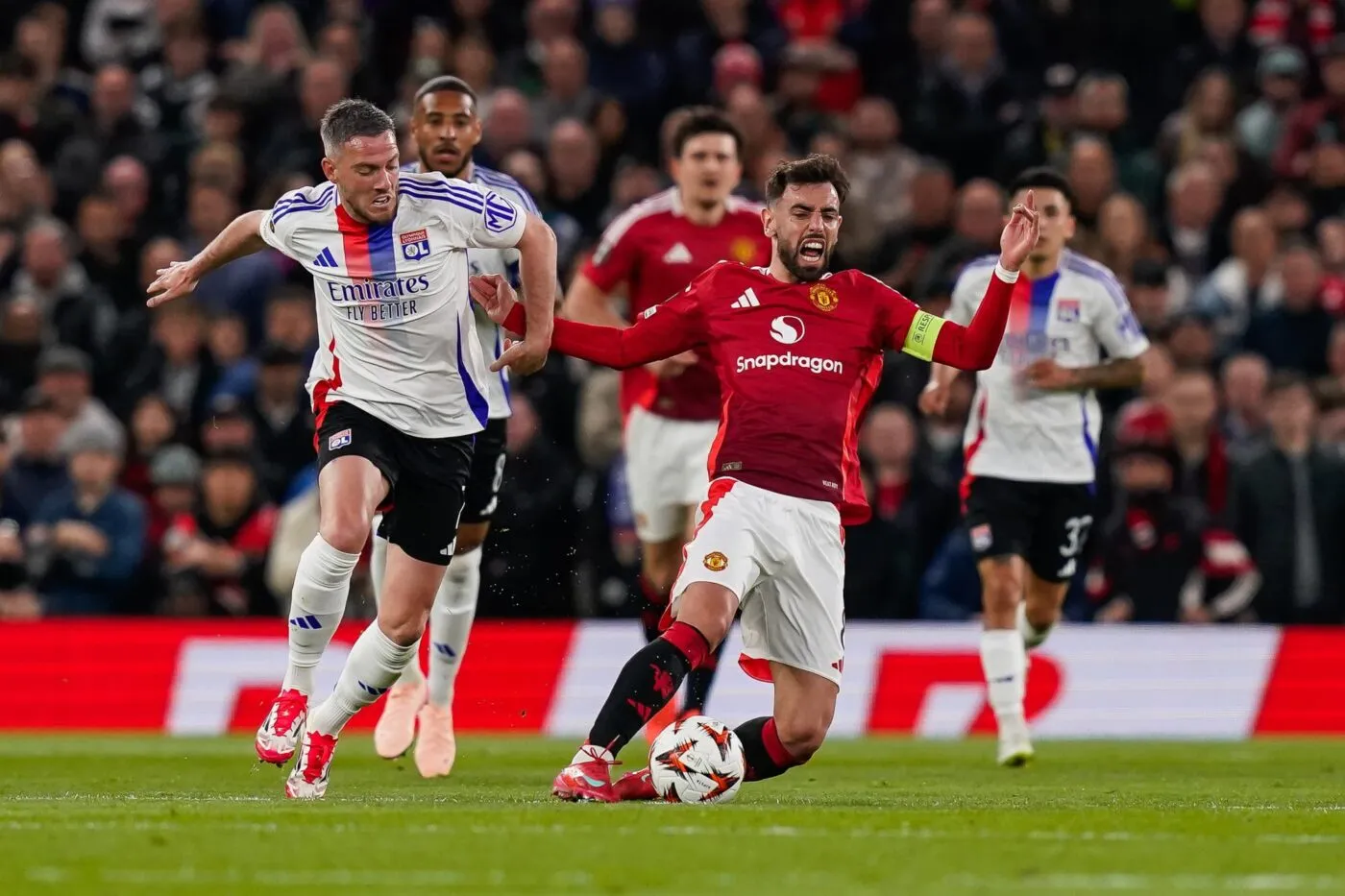 L'OL sort perdant d'un match dingue et quitte la Ligue Europa