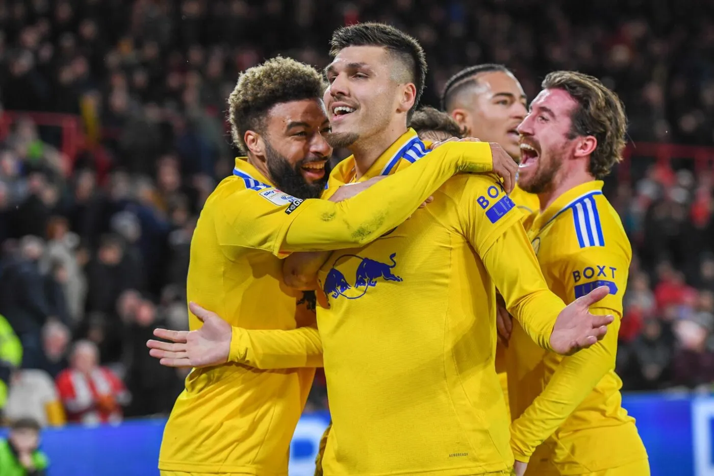 Leeds et Burnley reviennent officiellement en Premier League !