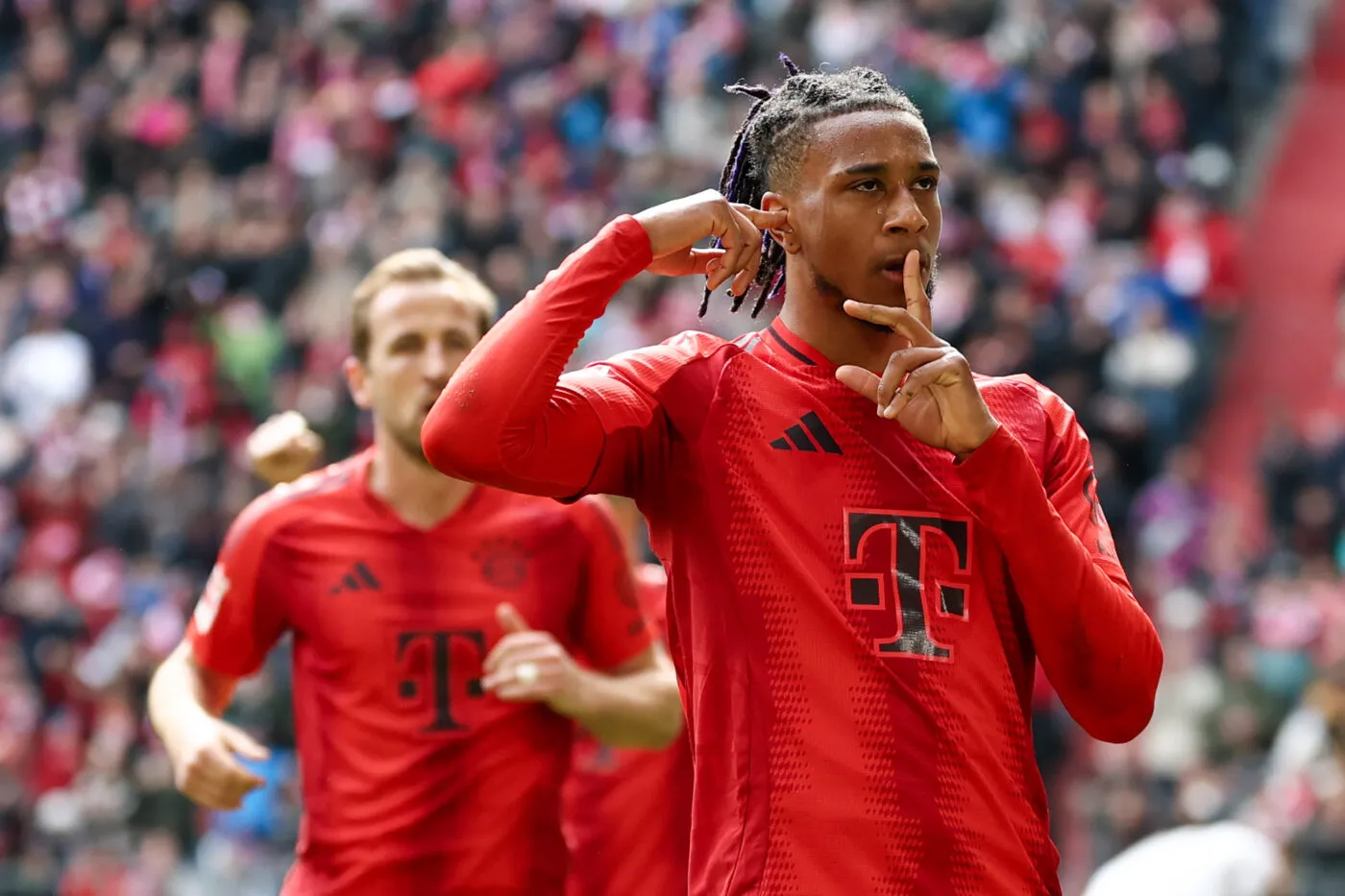 Leverkusen retarde le titre du Bayern Munich