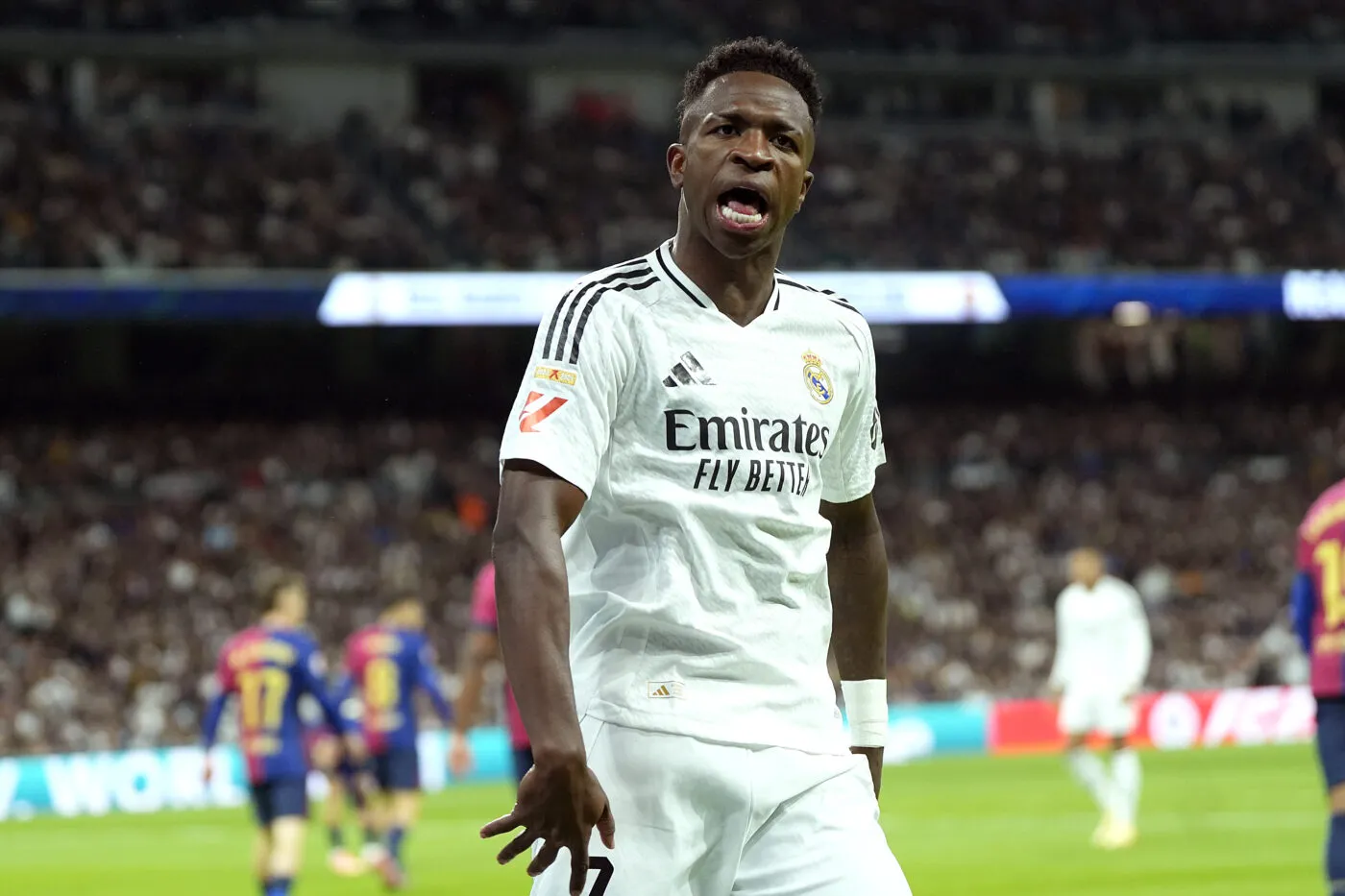«<span style="font-size:50%">&nbsp;</span>Vinícius, va mourir ! » : les chants insultants de supporters du Barça avant la finale
